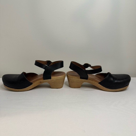 Dansko Black Leather Ankle Strap Clog Sandals EU 39 US 8.5 Platform - Picture 10 of 16